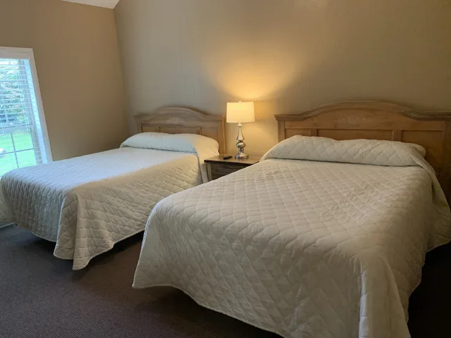 كوخ بسريرين كوين، Carr s Northside Cottages 1/5