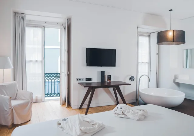 Inspira, Suite, Double Bed, Sofa, Inspira Liberdade Boutique Hotel 7/10