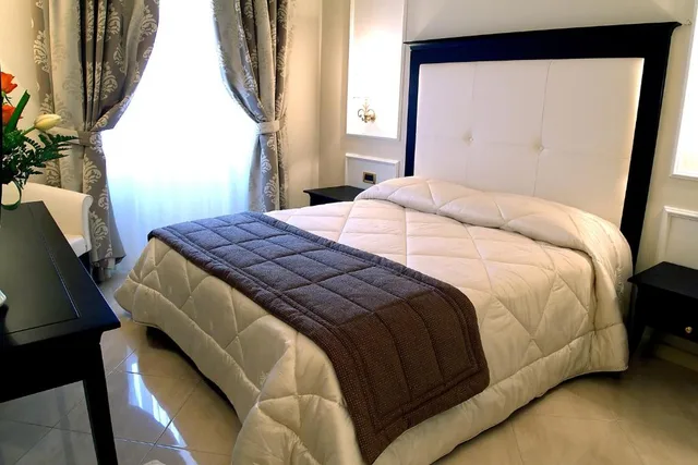 غرفة سوبيريور بسرير مزدوج بشرفة، Hotel Miramare and Spa 2/3