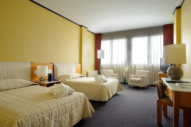 غرفة سوبيريور بسرير مزدوج أو سريرين منفصلين، Mercure Hotel President Lecce 2/4