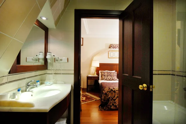 Room, Double or Twin Bed, Ramada Encore By Wyndham Kuwait Downtown 10/10