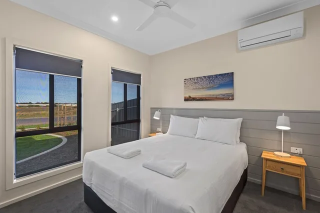 3 Bedrooms, Deluxe, House, 2 Bunk Beds, 2 Queen Beds، Discovery Parks - Goolwa 1/6