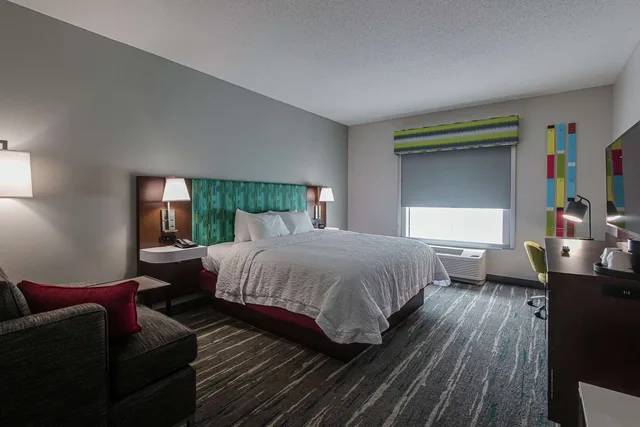 غرفة بسرير كينج، Hampton Inn Oak Grove Fort Campbell 2/3