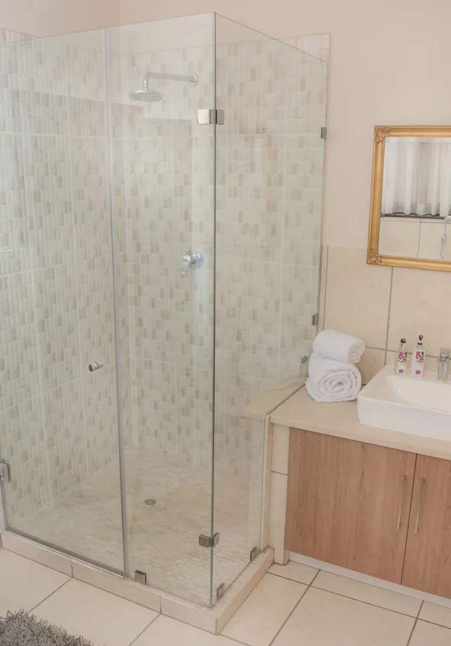 غرفة قياسية بسرير كينج في الطابق الأرضي، Gardenia Boutique Hotel 4/5