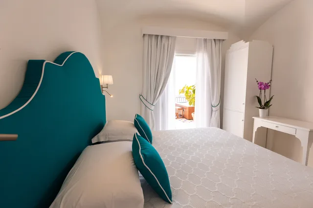 Room, Queen Bed, Sea View, Outdoor Jetted Tub, Terrace، Hotel Conca d'Oro 1/3
