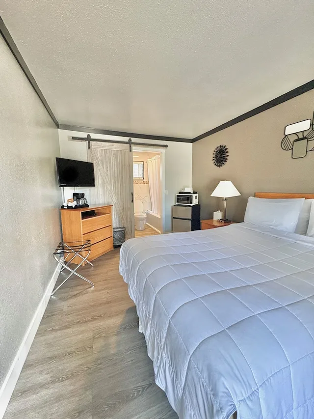 Casita, Queen Bed، Cascade Lodge 3/10