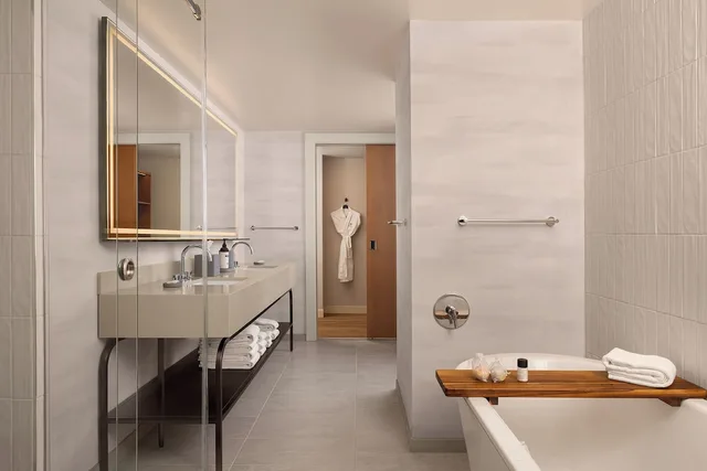 Cottage, Suite, King Bed, Hyatt Regency Denver 4/4