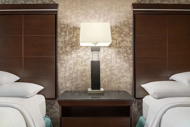 جناح بسريرين كوين بغرفتين مع أريكة، Embassy Suites by Hilton Salt Lake West Valley City 7/7