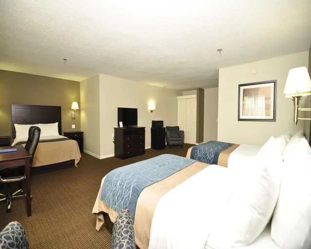 غرفة قياسية بثلاثة أسرّة، Comfort Inn Sandusky 3/10