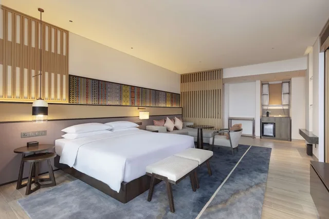 غرفة ديلوكس بسرير كينج بإطلالة على الحديقة، Hyatt Regency Sanya Tianli Bay 1/1