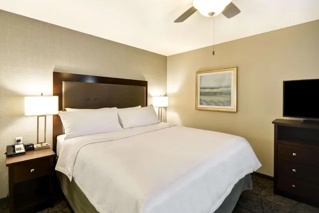 Suite, King Bed, Sofa, Accessible, Homewood Suites By Hilton Phoenix Tempe Asu Area 3/5