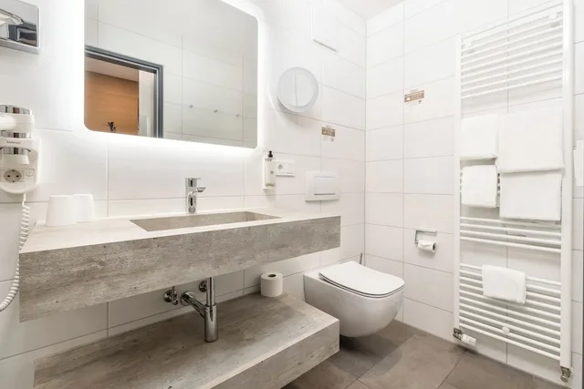 غرفة كومفورت بسرير مزدوج مع أريكة، Hotel zur Post 7/10