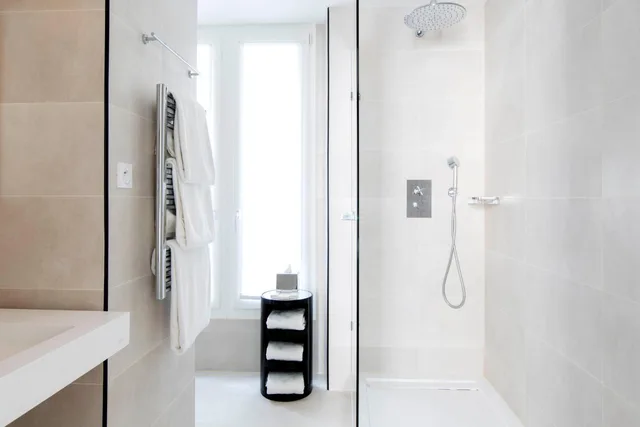 جناح جونيور بشرفة، Mathis Elysees Matignon 7/8