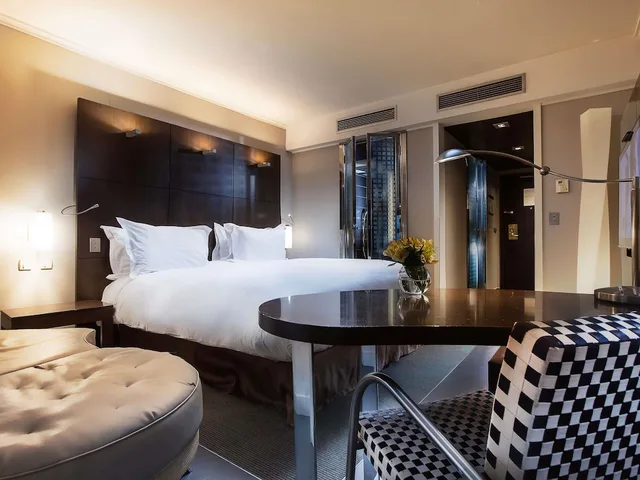 غرفة فاخرة بسرير كينج بإطلالة على المدينة مع دخول صالة النادي، Sofitel Algiers Hamma Garden 6/8
