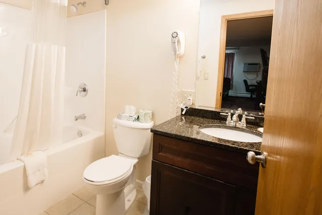 غرفة قياسية بسرير كينج، Days Inn by Wyndham Minot 10/10