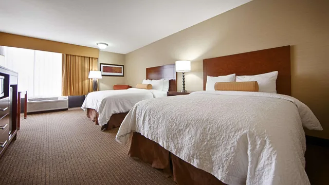 Flat, 2 Queen Beds، Best Western Cottontree Inn 4/8