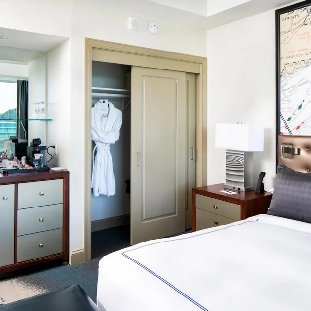 غرفة بسريرين كوين، The Tennessean Personal Luxury Hotel 1/7