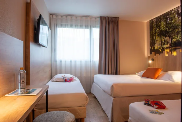 غرفة كومفورت رباعية، The Originals Alteora Poitiers Site Du Futuroscope Ex Inter Hotel Resort Alteora Site Du Futuroscop 3/6