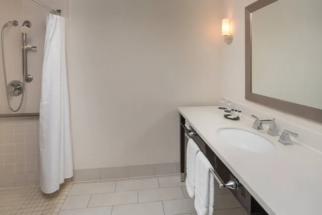 غرفة بسريرين مزدوجين، Sheraton Salt Lake City Hotel 4/8