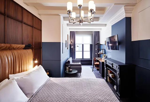 Roomy, King Bed، The Hoxton Amsterdam 2/2