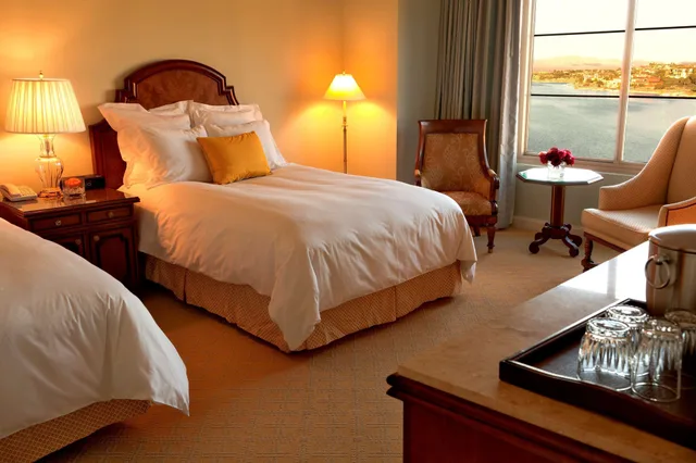 غرفة قياسية بسريرين مزدوجين، Hilton Lake Las Vegas Resort and Spa 3/4
