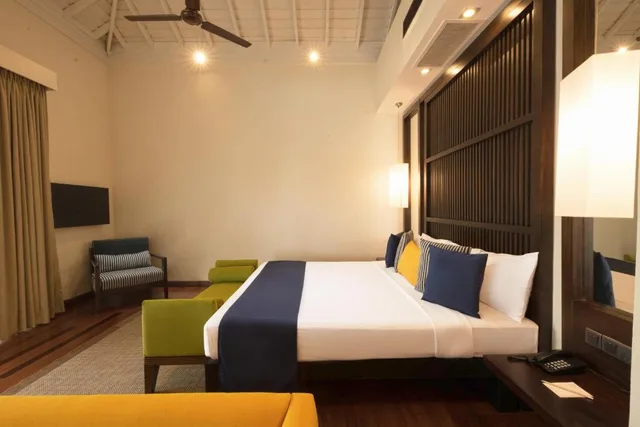 جناح جونيور، Club Hotel Dolphin 1/2