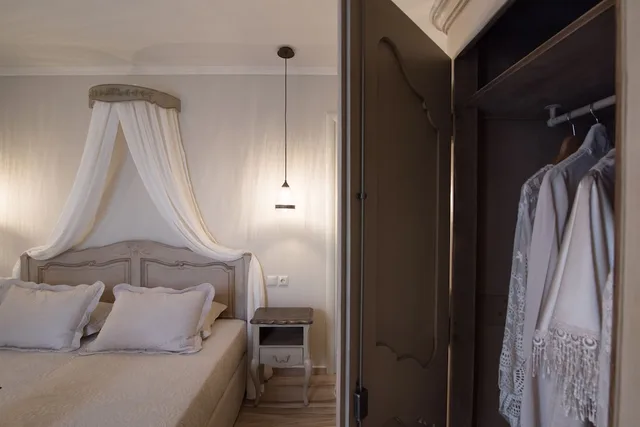 شقة فاخرة بسرير مزدوج وسريرين منفصلين بغرفتي نوم مع أريكة، Stelios Gardens Hotel Malia 1/3