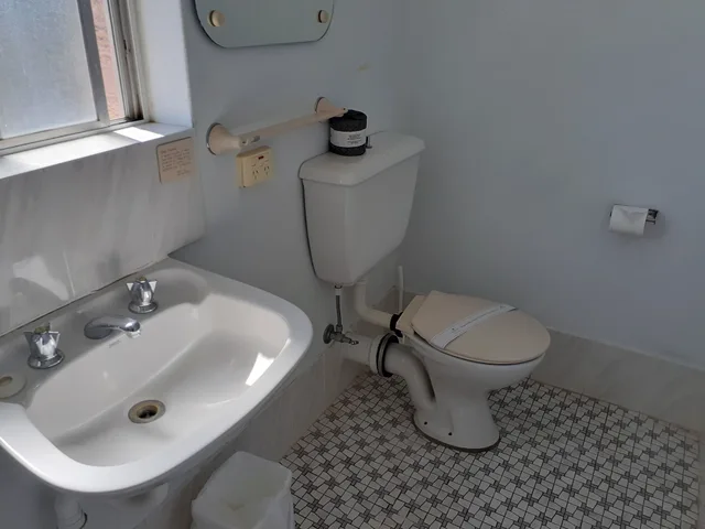 غرفة قياسية بسرير مزدوج، Crest Motor Inn 6/6