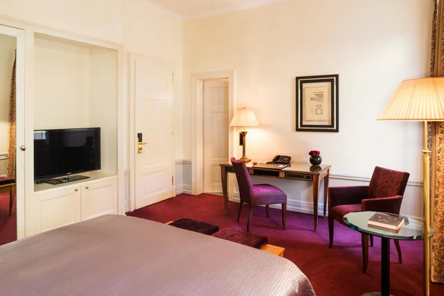 Standard, Single, Bellevue Palace 6/10