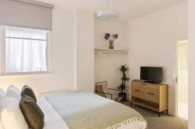 2 Bedrooms, Plus, Apartment, 2 King Beds, Sofa, Cove Minshull Street Piccadilly (ex. SACO Manchester - Piccadilly) 2/10