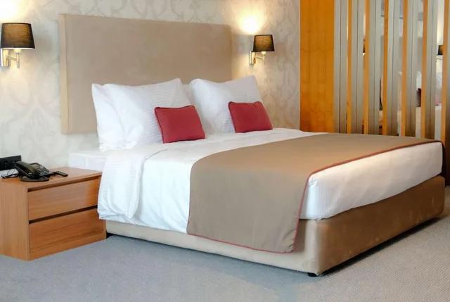 غرفة سوبيريور بسرير كينج، Ramada Hotel & Suites by Wyndham Erbil 32 Park 1/3