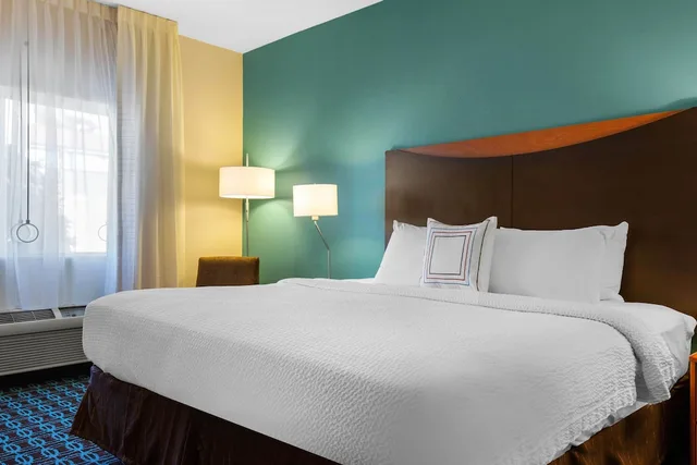 غرفة بسرير كينج، Country Inn & Suites by Radisson, Bismarck-Mandan 3/4