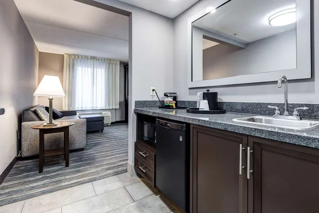 جناح استوديو بسرير كينج مع أريكة، Hampton Inn Suites By Hilton Brantford 4/4