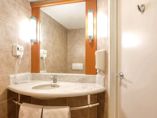 غرفة بسرير مزدوج، Ibis Guadalajara Expo 6/6