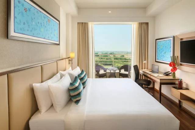 جناح بسرير مزدوج، Sandal Suites Op. By Lemon Tree Hotels 1/2