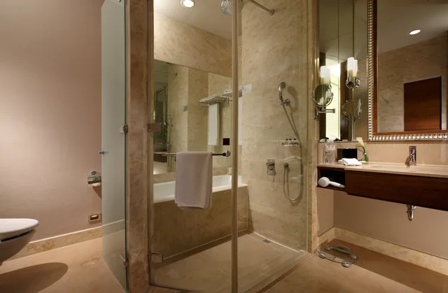 غرفة ديلوكس بسرير كينج، Miramar Garden Taipei Hotel 2/2