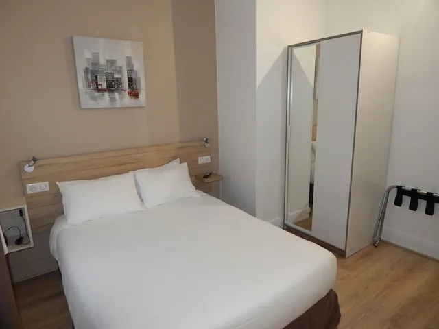 غرفة سوبيريور بسرير مزدوج، Comfort Hotel Alba Rouen 5/8