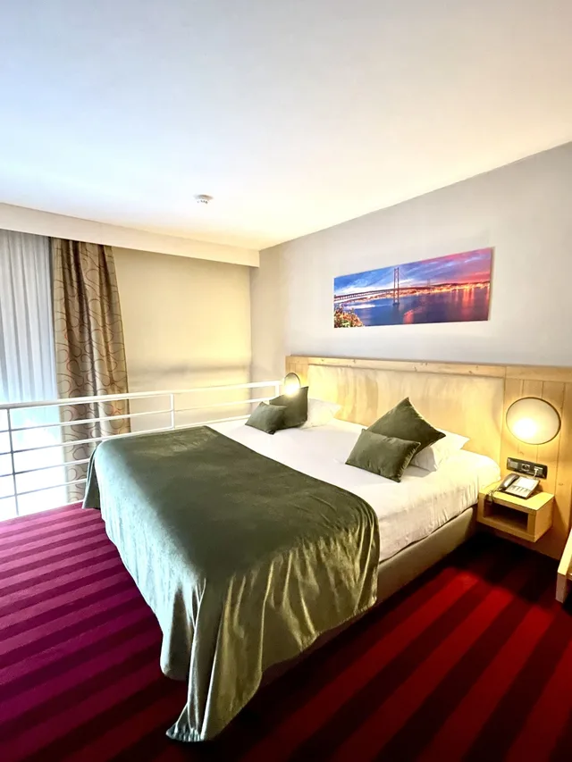 Romantic, Suite, King Bed, Hotel Restaurant Verviers 2/4