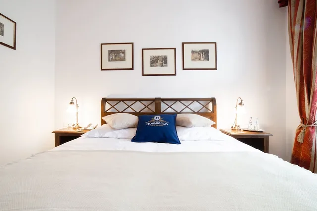 غرفة كلاسيكية بسرير كوين، Euroresidence 1/9