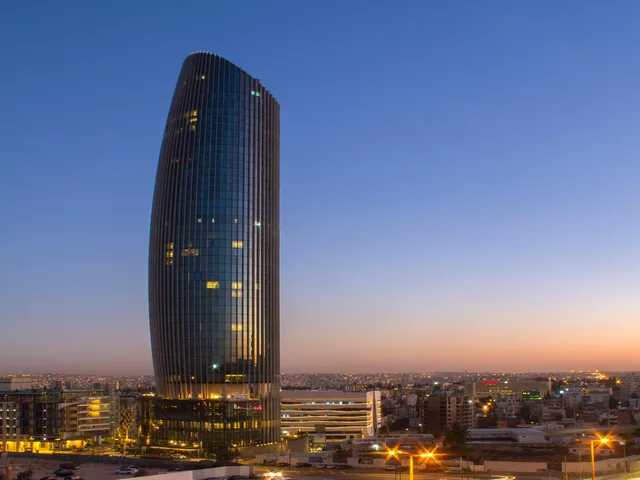 غرفة قياسية ثلاثية، Amman Rotana 1/1