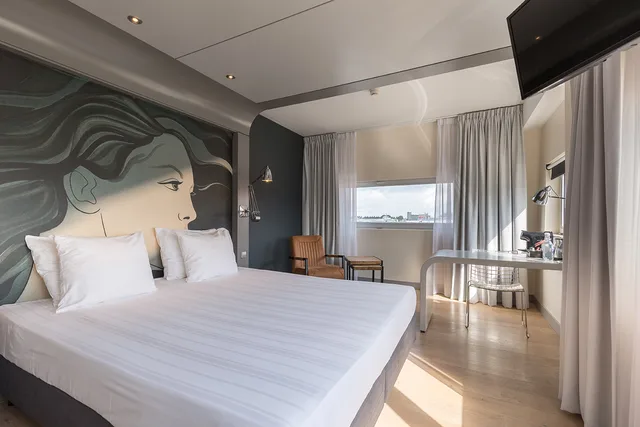 غرفة ديلوكس بسرير كينج، Leonardo Hotel Almere City Center 1/9