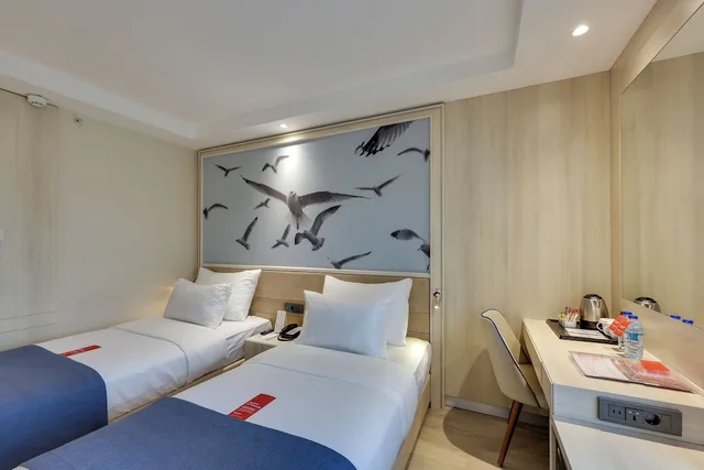 غرفة قياسية بسريرين منفصلين، Ramada by Wyndham Istanbul Old City 6/10