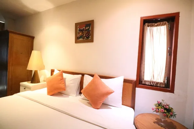 جناح بسرير كوين، Jl Bangkok 10/10