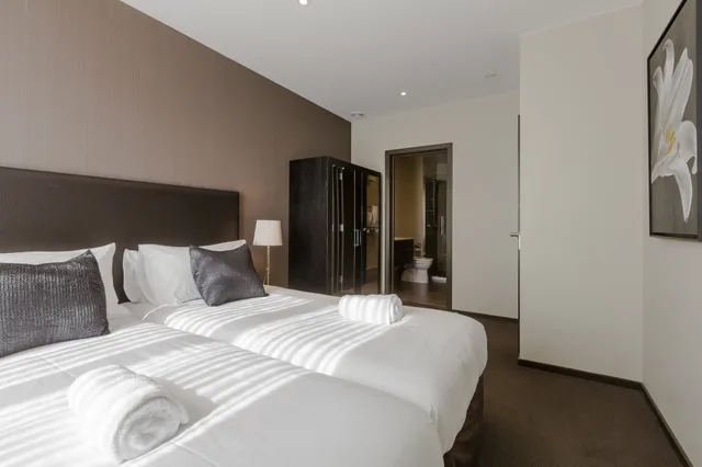 شقة بثمانية أسرّة وسريرين كينج بـ6 غرف نوم، QUEENSTOWN VILLAGE APARTMENTS 1/4