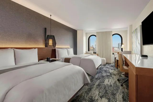 غرفة ديلوكس رباعية بسريرين كوين، Westin Gaslamp Quarter 2/3