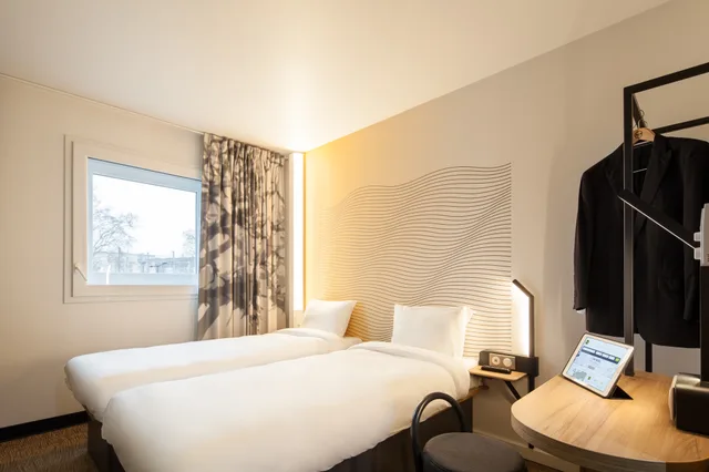 غرفة قياسية بسريرين منفصلين، B&B Hotel Nanterre Rueil-Malmaison 1/1