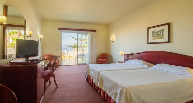 Superior, 3 Beds, Terrace, Hotel Atlantic El Tope 2/9