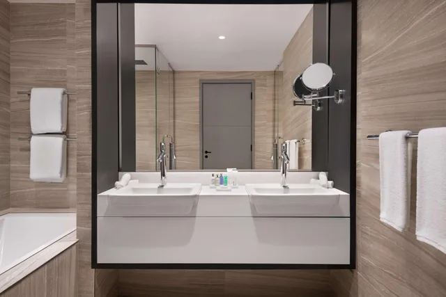 Executive, Suite, Lounge Access, Radisson Blu Hotel Riyadh Convention & Exhibition Center 4/6