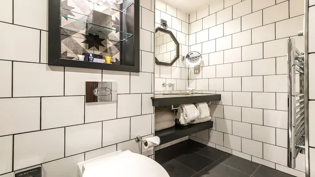 غرفة بريميوم بسرير كينج، HOTEL INDIGO YORK 9/10