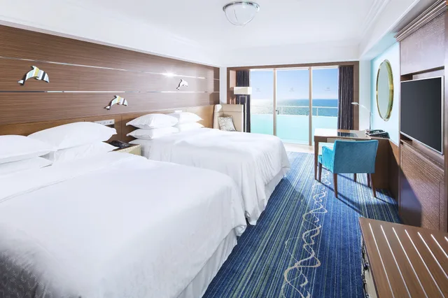 Guest Room, 3 Beds, Disney or Bay View, Balcony, Main Building، Sheraton Grande Tokyo Bay Hotel 3/6
